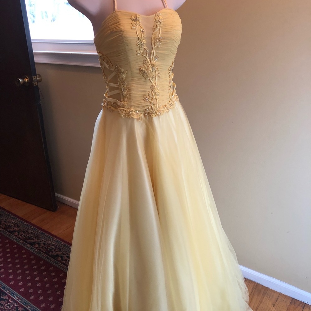 Gold color princess gown size 0